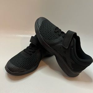 Brand New In Box - Kids Nike Revolution 4 PSV - size 11 - All Black